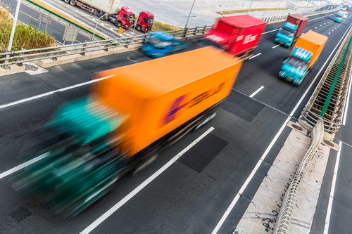 注意 七月起,這些貨車行駛高速公路需提前預約才能享優惠